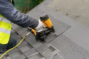 Experienced Auburn roof installer in WA near 98002