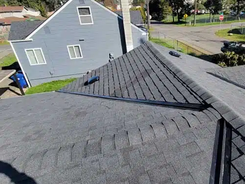 Skilled Spanaway roofer in WA near 98387